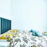 2 Pieces Cosy, Tram En Face, Wi-fi Rapide アパート *